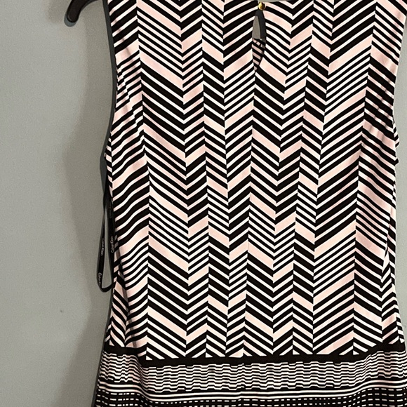 SELLING CALVIN KLEIN WOMEN BLOUSE SIZE SMALL COLOR BLACK & WHITE SLEEVELESS - Picture 4 of 14